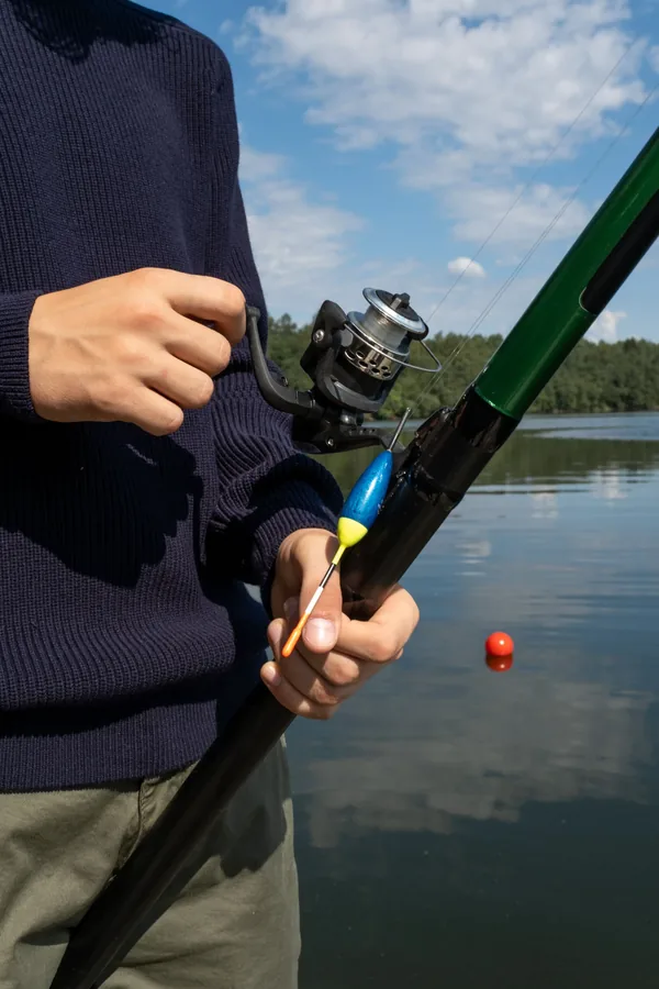 Caña boloñesa muy larga con flotador para pesca de carpa y barbo en río